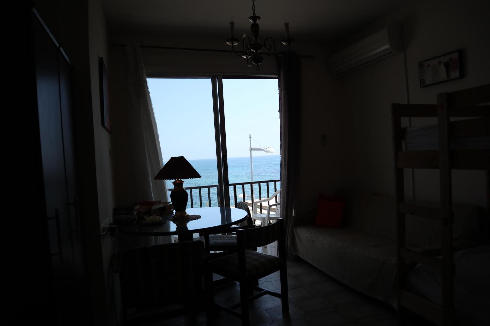777 Beach Guesthouse Paphos Habitación foto