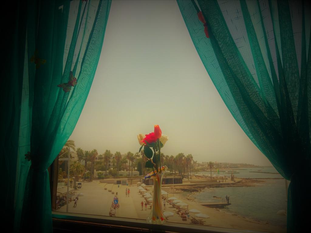 777 Beach Guesthouse Paphos Exterior foto