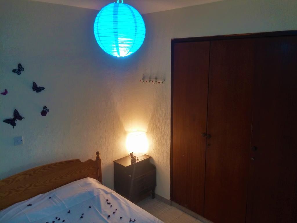 777 Beach Guesthouse Paphos Exterior foto