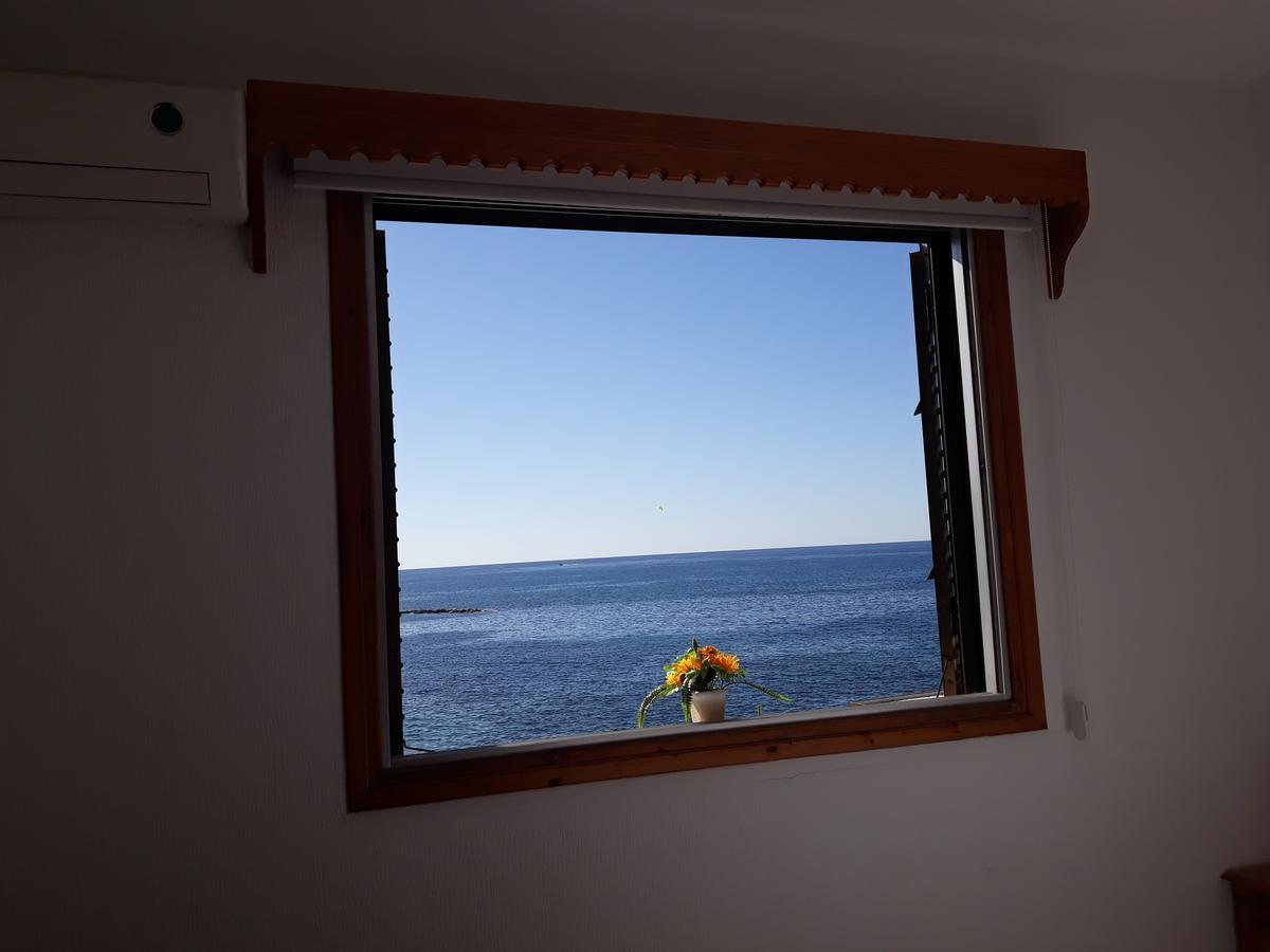 777 Beach Guesthouse Paphos Exterior foto