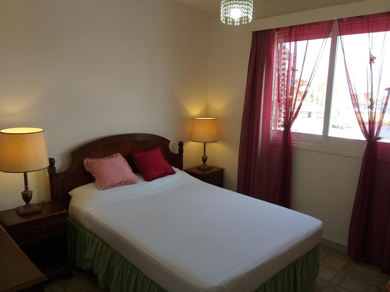 777 Beach Guesthouse Paphos Exterior foto
