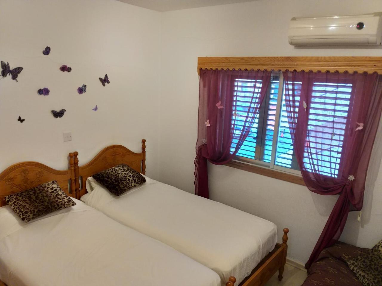 777 Beach Guesthouse Paphos Exterior foto